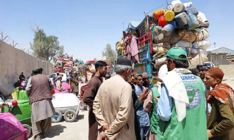 Une image contenant habits, ciel, plein air, personne Le contenu généré par l’IA peut être incorrect.