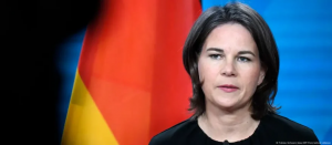 Une image contenant Visage humain, personne, habits, capture d’écran Le contenu généré par l’IA peut être incorrect.