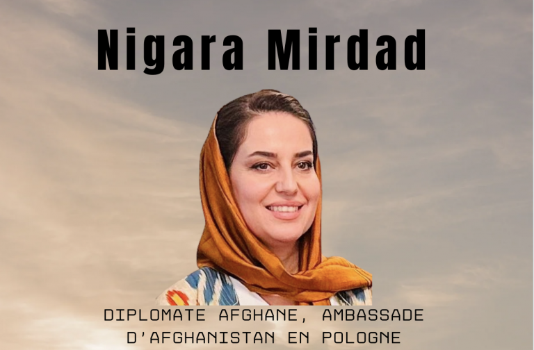 Une image contenant texte, Visage humain, ciel, affiche Le contenu généré par l'IA peut être incorrect.