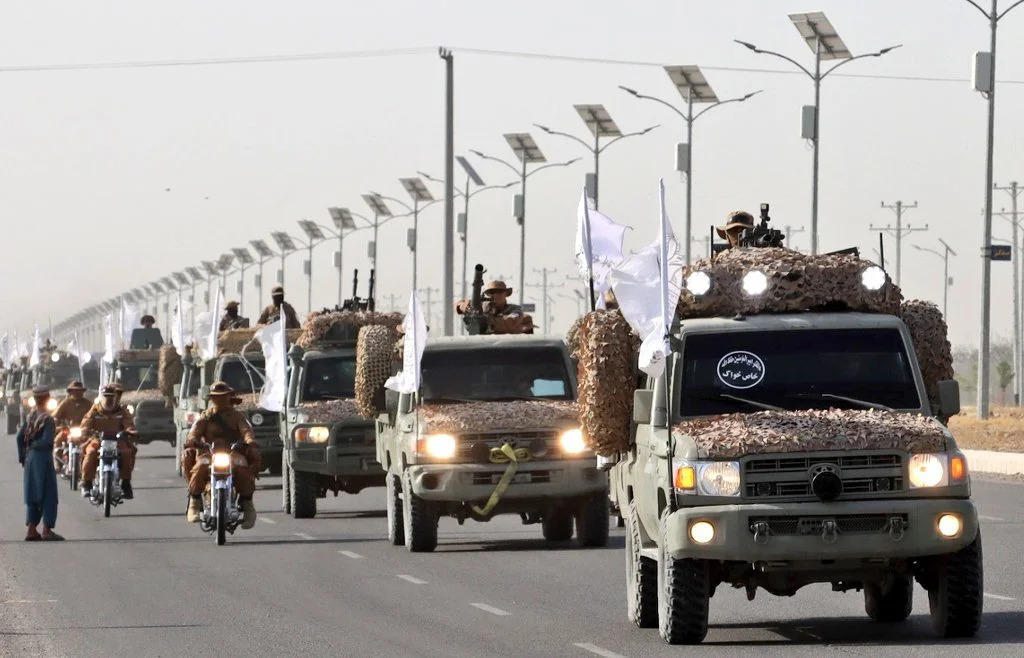 Une image contenant Véhicule terrestre, plein air, ciel, roue

Le contenu généré par l’IA peut être incorrect.