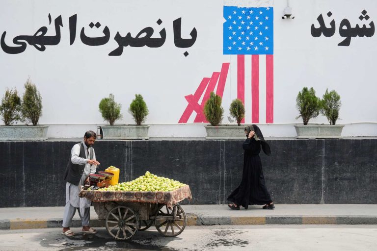 Le monde a essayé d’isoler les talibans. Cela ne fonctionne pas.