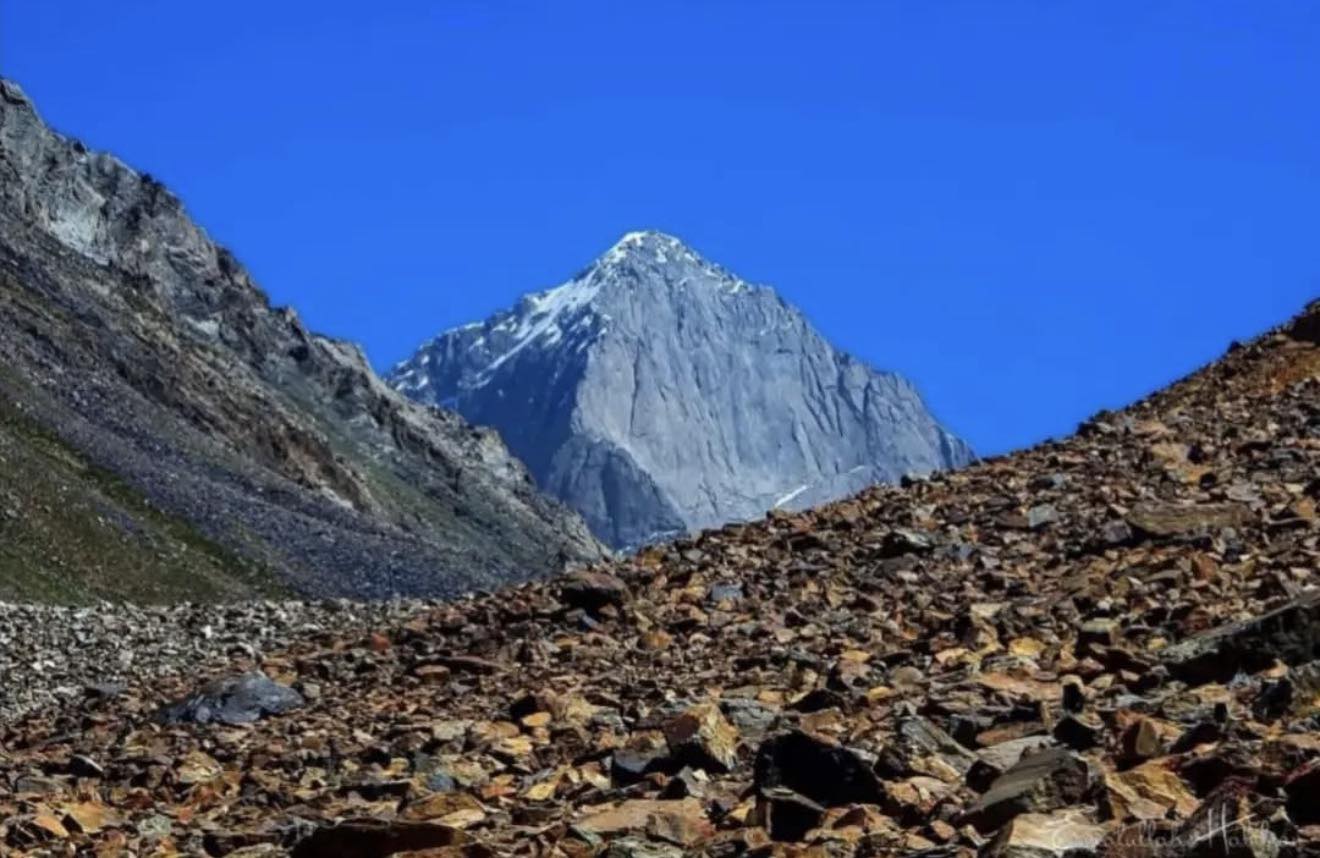 Une image contenant plein air, nature, Chaîne de montagnes, ciel
Le contenu généré par l’IA peut être incorrect.