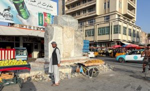 Une image contenant plein air, bâtiment, ciel, Véhicule terrestre Le contenu généré par l'IA peut être incorrect.